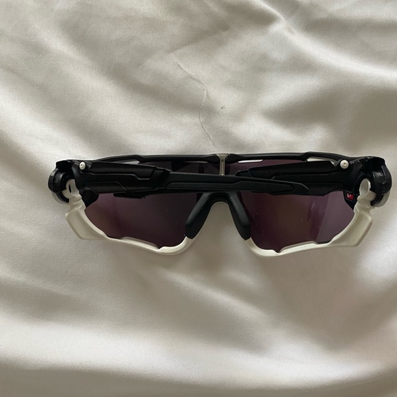 Oakley Sunglasses - Picture 2 of 2